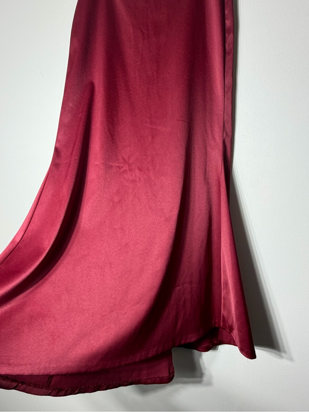 Le Château Burgundy Satin Mermaid Maxi Skirt Size 3/4 Y2K Formal Evening Grad - Picture 4 of 6